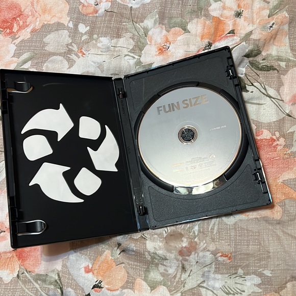 Fun Size - Picture 3 of 3